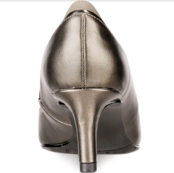 ** EASY STREET Pewter KIM w PATENT DETAILING Pumps - Picture 6 of 8